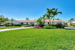 400 Nokomis Ave S, Venice, FL 34285 - Photo 1