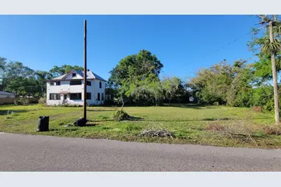 2003 51st Avenue E, Bradenton, FL 34203 - Photo 1