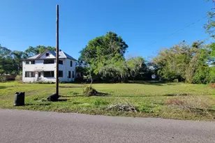2003 51st Ave E, Bradenton, FL 34203 - Photo 1
