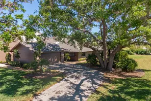 5604 Doral Dr, Sarasota, FL 34243 - Photo 1