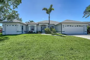 626 Magellan Dr, Sarasota, FL 34243 - Photo 1