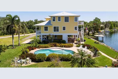6802 68th Avenue E, Bradenton, FL 34203 - Photo 1