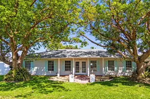 2961 Valencia Rd, Venice, FL 34293 - Photo 1