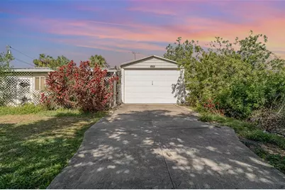 1110 52nd Avenue W, Bradenton, FL 34207 - Photo 1