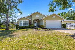 1010 Tropical Dr, Bradenton, FL 34208 - Photo 1