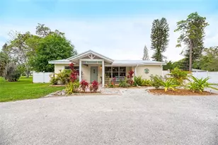 1731 Redwood St, Sarasota, FL 34231 - Photo 1