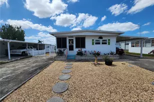 104 48th Ave Dr W, Bradenton, FL 34207 - Photo 1