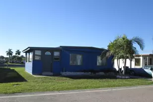 302 51st Ave E, Bradenton, FL 34203 - Photo 1