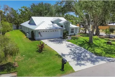 425 46th Street NW, Bradenton, FL 34209 - Photo 1