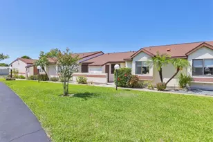 6010 36th Ave Cir W, Bradenton, FL 34209 - Photo 1