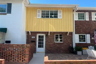 705 W Venice Ave, Venice, FL 34285 - Photo 1
