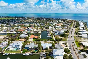 602 Baronet Ln, Holmes Beach, FL 34217 - Photo 1