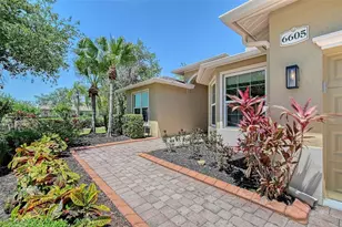 6605 38th Ln E, Sarasota, FL 34243 - Photo 1