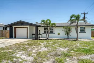 1227 Porpoise Rd, Venice, FL 34293 - Photo 1