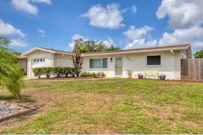 2402 33rd Street W, Bradenton, FL 34205 - Photo 1