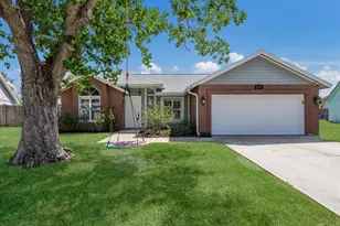 613 E 49th Street E, Bradenton, FL 34208 - Photo 1