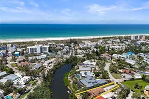 30 Island Cir, Sarasota, FL 34242 - Photo 1