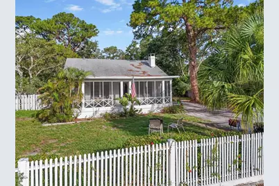 520 27th Street W, Bradenton, FL 34205 - Photo 1