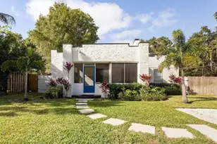 522 31st St W, Bradenton, FL 34205 - Photo 1