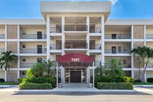 7461 W Country Club Dr N, Sarasota, FL 34243 - Photo 1