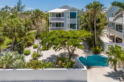 401 N Bay Boulevard, Anna Maria, FL 34216 - Photo 1