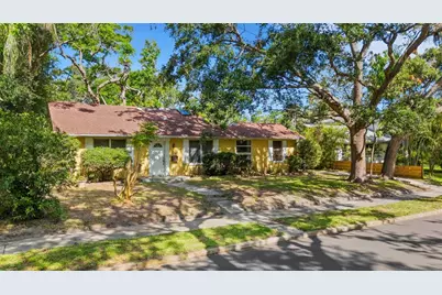 218 32nd Street W, Bradenton, FL 34205 - Photo 1