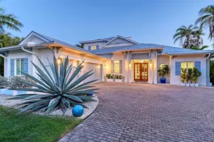 1530 Pine Bay Dr, Sarasota, FL 34231 - Photo 1