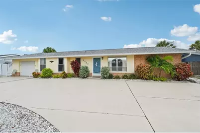 6002 34th Avenue W, Bradenton, FL 34209 - Photo 1