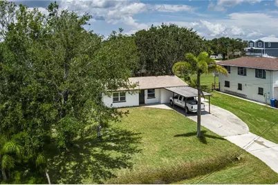 305 10th Street SW, Ruskin, FL 33570 - Photo 1