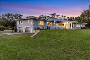 3425 W Forest Lake Cir, Sarasota, FL 34232 - Photo 1