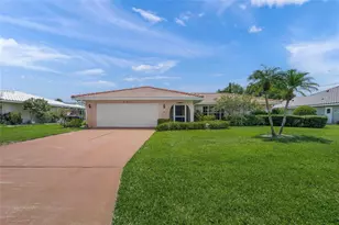 464 Rubens Dr E, Nokomis, FL 34275 - Photo 1