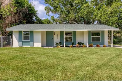 2004 52nd Avenue W, Bradenton, FL 34207 - Photo 1
