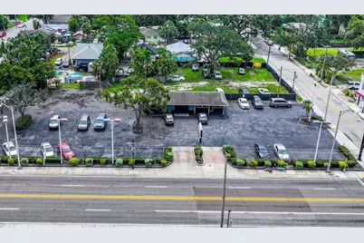 1121 14th Street W, Bradenton, FL 34205 - Photo 1