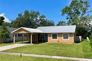 1019 27th Ave W, Palmetto, FL 34221 - Photo 1