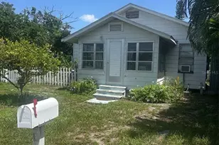 618 25th Ave W, Bradenton, FL 34205 - Photo 1