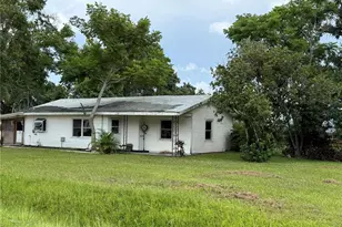 2104 37th Ave E, Bradenton, FL 34208 - Photo 1