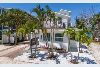 2302 Avenue B, Bradenton Beach, FL 34217 - Photo 1