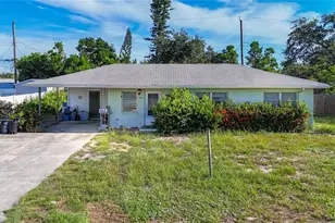 2215 N Wellesley Dr, Bradenton, FL 34207 - Photo 1