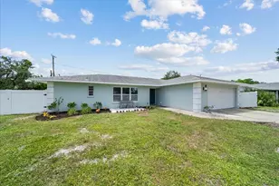 3634 York Dr W, Bradenton, FL 34205 - Photo 1