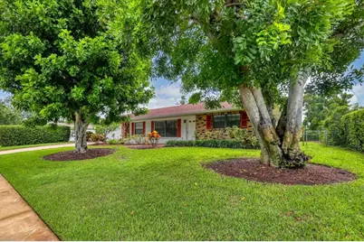 2107 42nd Street W, Bradenton, FL 34205 - Photo 1