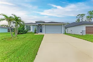 320 Albatross Rd, Rotonda West, FL 33947 - Photo 1