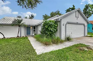 6313 8th Ct E, Bradenton, FL 34203 - Photo 1