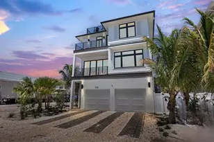 102 9th St S, Bradenton Beach, FL 34217 - Photo 1