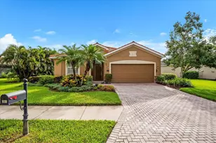 427 River Enclave Ct, Bradenton, FL 34212 - Photo 1