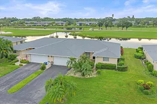 7077 W Country Club Dr N, Sarasota, FL 34243 - Photo 1