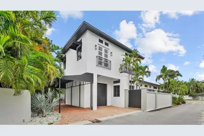 324 Siesta Drive, Sarasota, FL 34242 - Photo 1