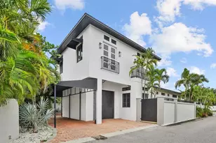 324 Siesta Dr, Sarasota, FL 34242 - Photo 1