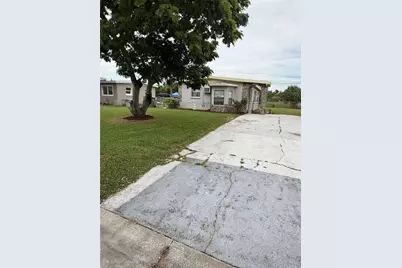817 29th Street E, Bradenton, FL 34208 - Photo 1