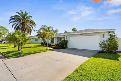 913 64th Street W, Bradenton, FL 34209 - Photo 1