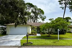 1805 Springwood Dr, Sarasota, FL 34232 - Photo 1